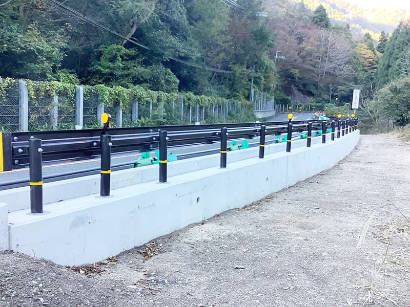 国道１６１号八屋戸地区防護柵設置工事1